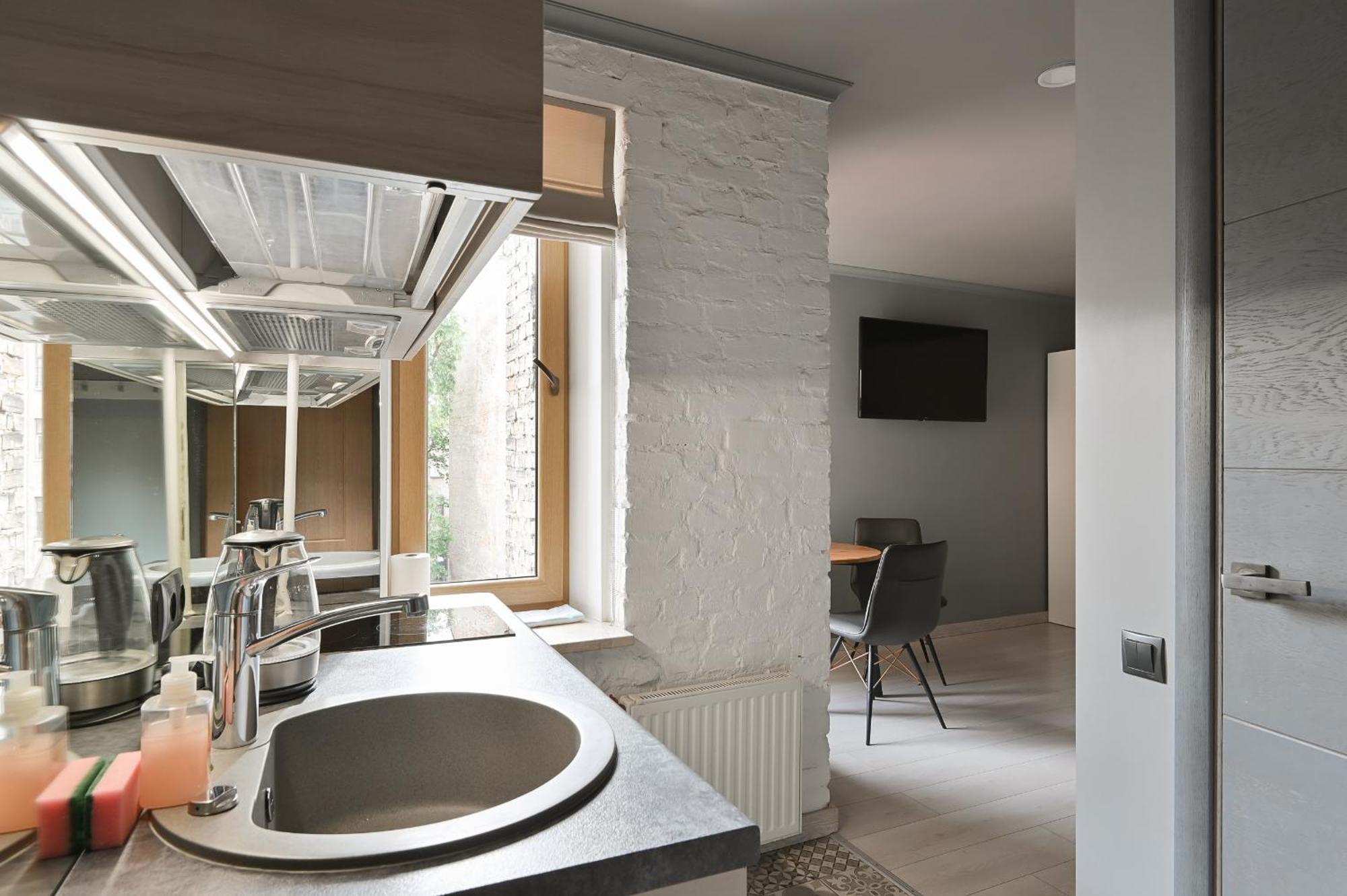 Loft Design Studio Apartment & Free Parking リガ エクステリア 写真