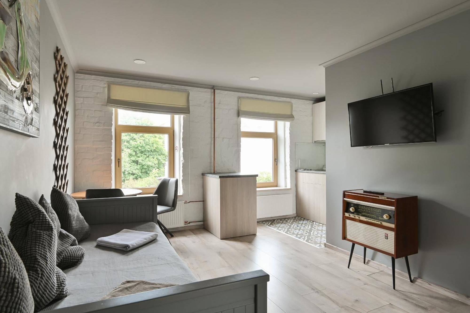 Loft Design Studio Apartment & Free Parking リガ エクステリア 写真